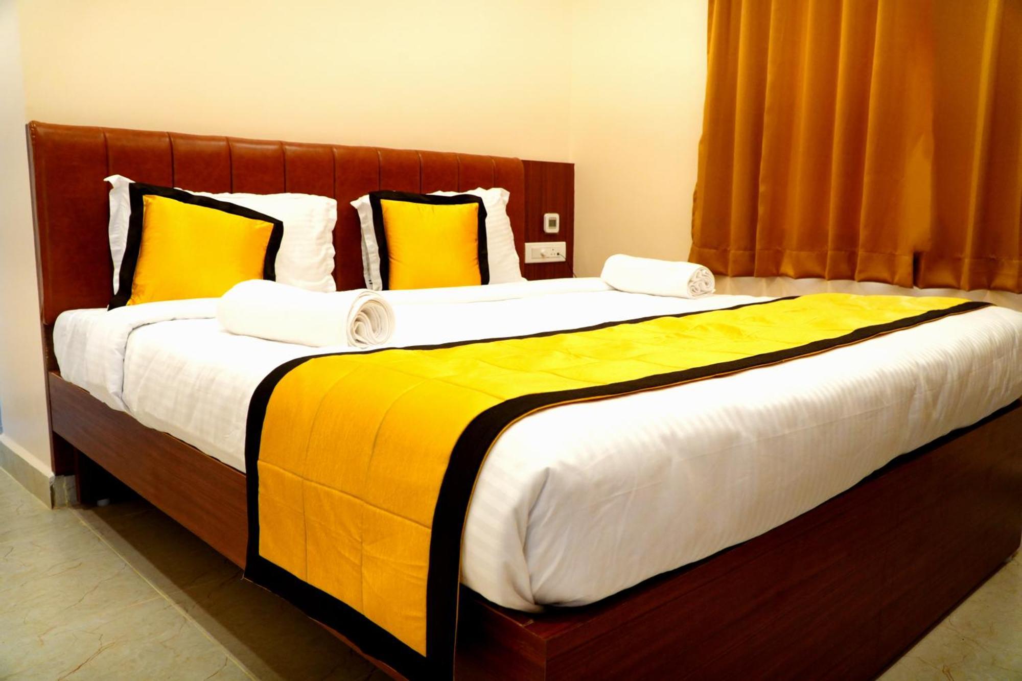 Uj Pallazzio - Business Class Luxury Hotel Tiruvannāmalai Exterior foto